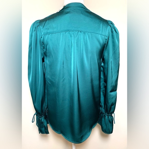 NWT Band of the Free Sara Pine Satin Long Sleeve Top Women Xs to Small Green - Picture 4 of 8